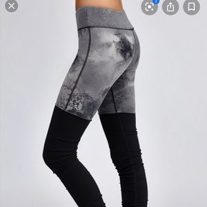 Alo Yoga Goddess Leggings